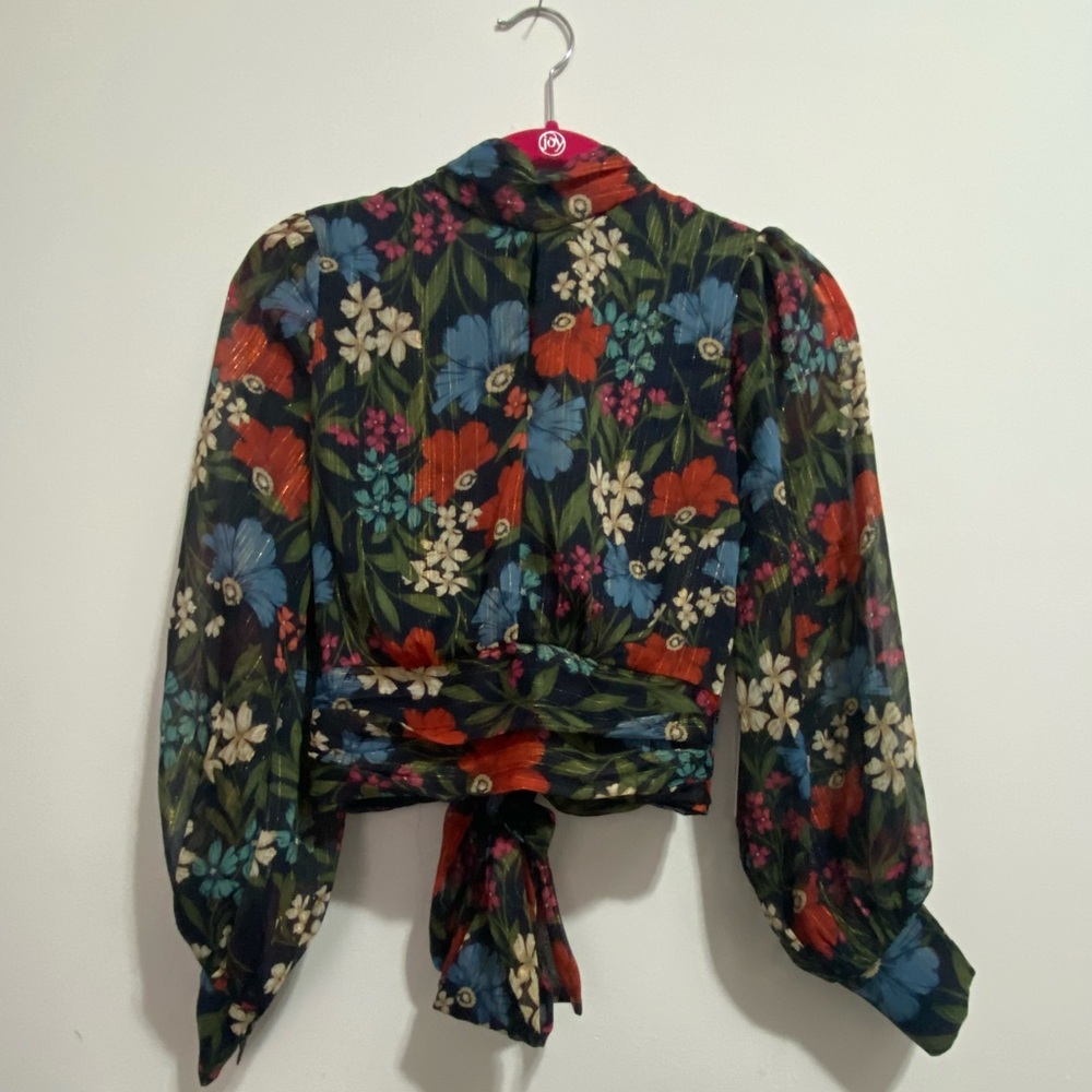 Cropped open back top with keyhole cutout in front